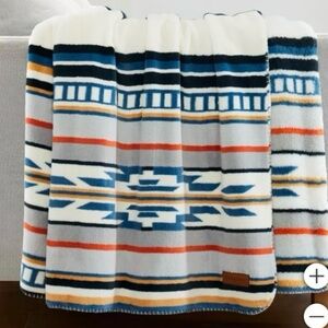 NWT Pendleton Plush Throw-Saltillo Stripe